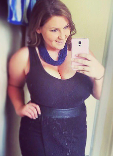 allthetitsyoucanhandle:  allthetitsyoucanhandle:  Man I love white tits  