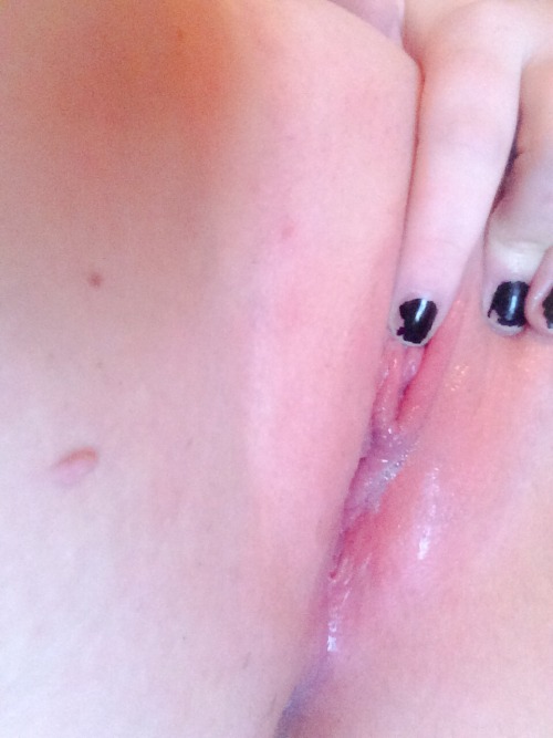 pervertedprincesss:  So horny this morning 🙈