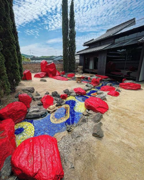 豊島横尾館 / Teshima Yokoo House “Installation of garden”, Teshima, Kagawa 香川県・豊島の『豊島横尾館』の庭園が