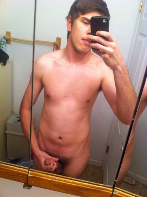 nakedguysfromkik:  Cute too :)