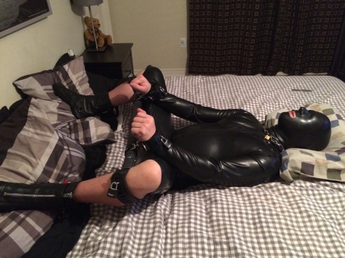 fetishmen-ryan:  REBLOG THIS IF YOU BELIEVE WE NEED MORE ORIGINAL CONTENT!!!  Lately I am getting bored of Tumblr. Both cause it’s the same shit and people posting content they don’t own… Let’s get back to Tumblr being about hot men again!!! 