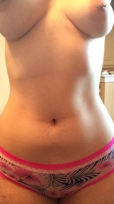 darlingnymph:  My abs are coming in…I think?