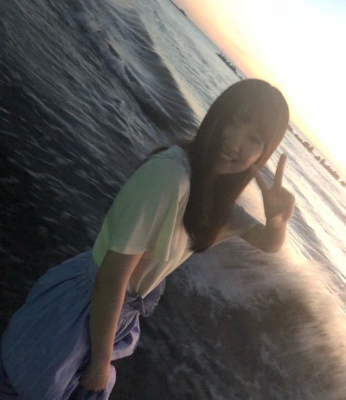 NGT48情報botさんのツイート: 【フォトログ】#佐藤海里 08/03 t.co/fbUX8Fr2Lr 海⚓この後、波によって洋服がびしょびしょになる對馬海里です また海に行きたい