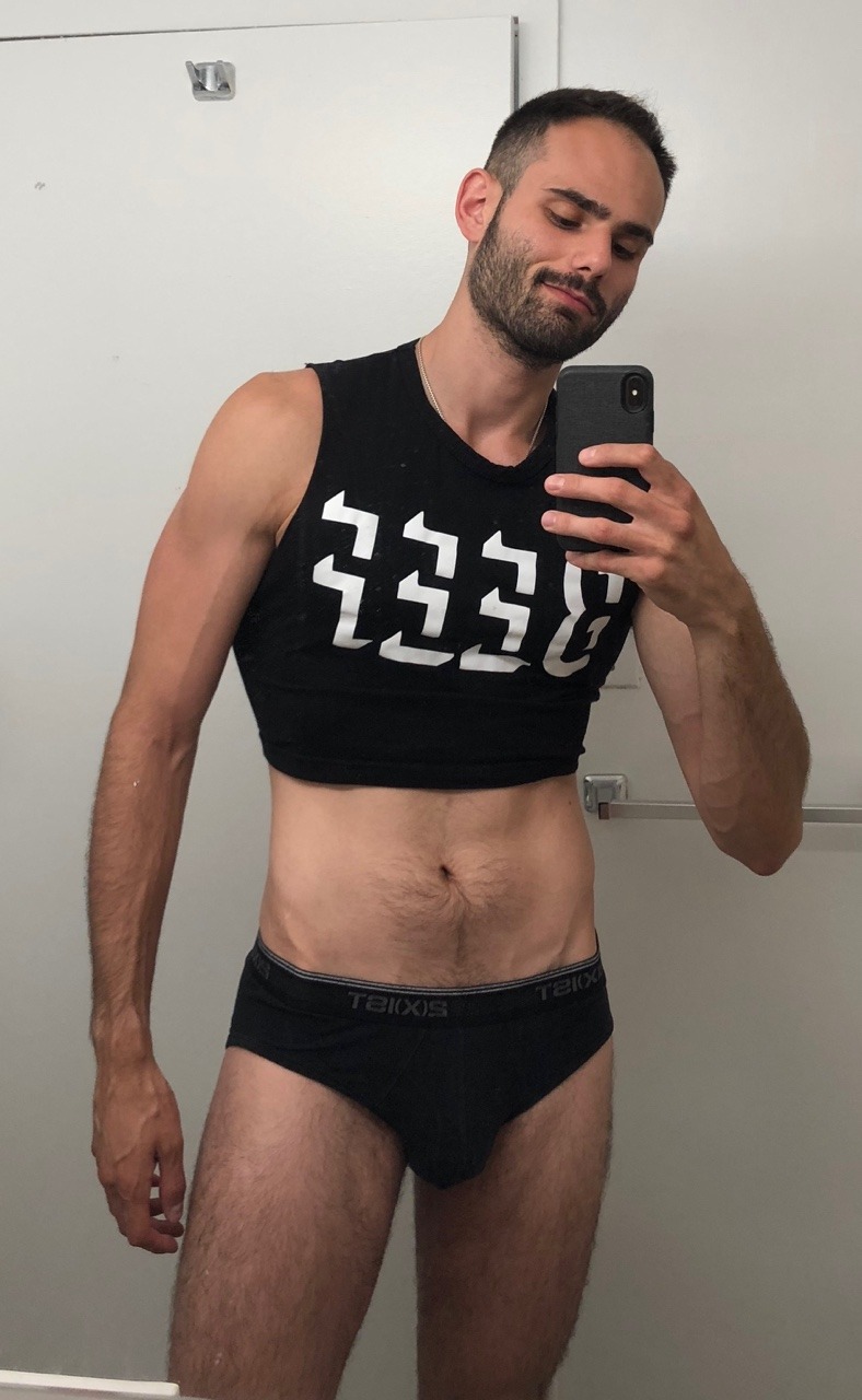 tj-593:  tj-593:Taking votes: which crop top lewk do I serve tonight at MasterBuilt?