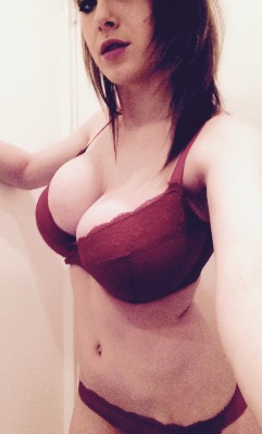 spankmeimaskank:  #3 happy topless Tuesday.  I haven’t done it in ages so I thought if give you three.