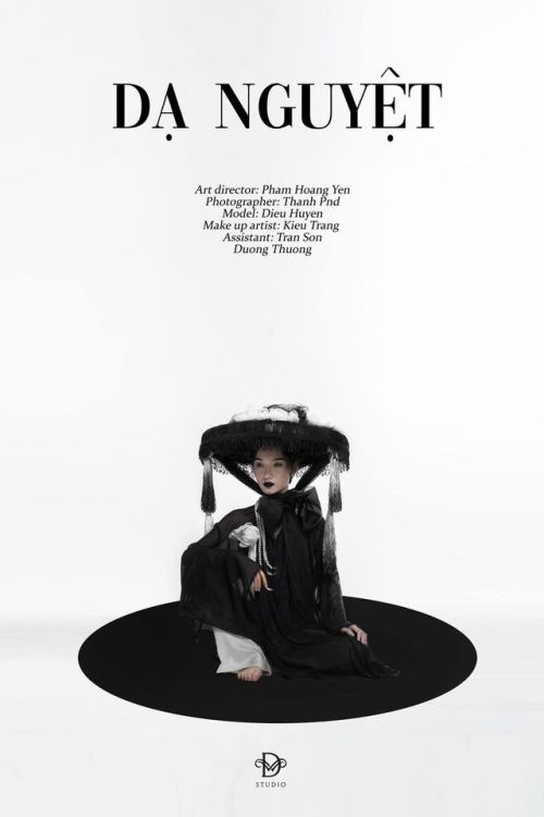 A beautiful album called Dạ Nguyệt (夜月) showcasing modernized designs of quai thao hat paired with m