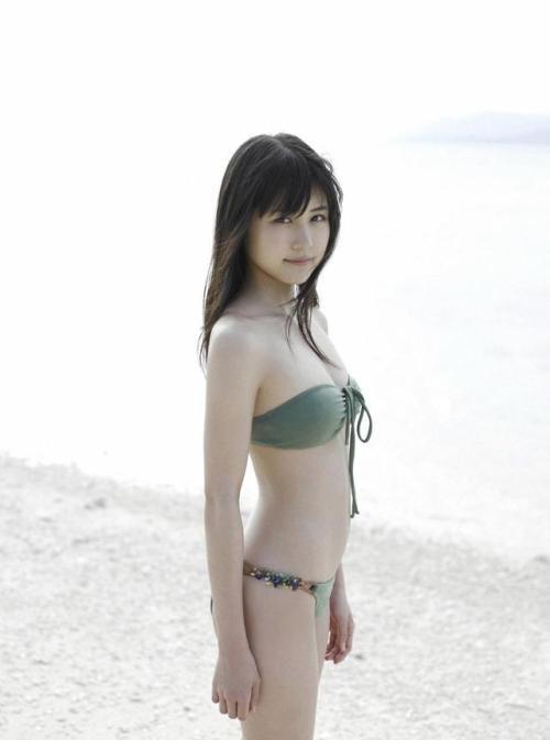 gravure-idol-japan:  リーズナブルな旅行をしたいなら
