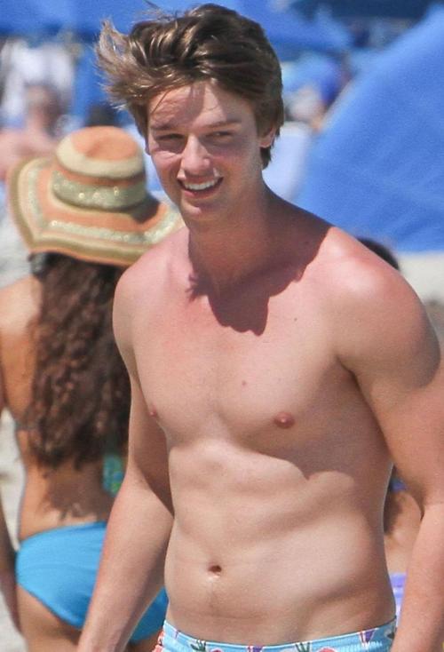 Arnold schwarzenegger son patrick