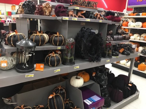 halloweenleaves:halloween-things:Target 9/24/17id give anything to see this shit right now