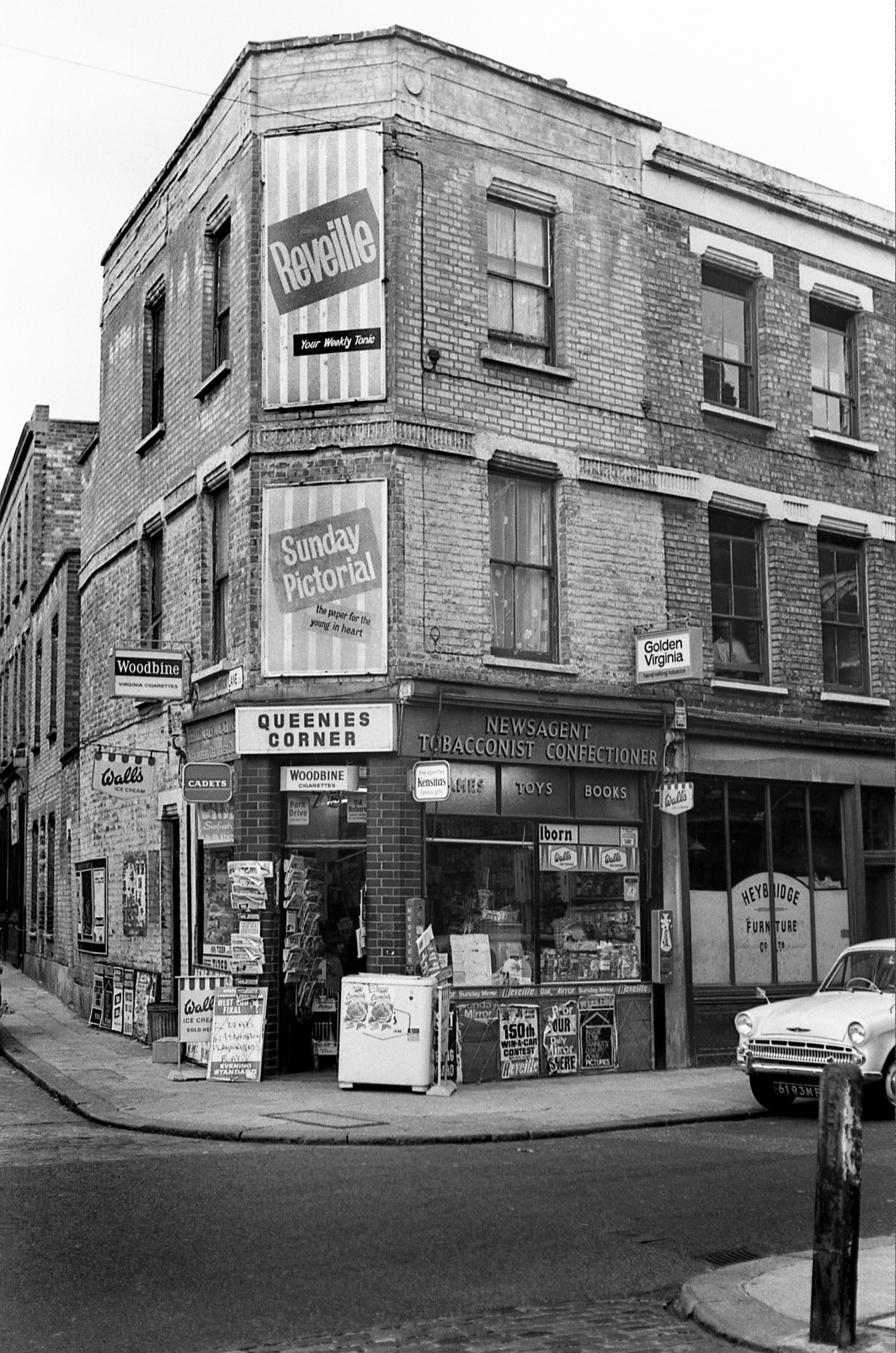 c86:  London, 1967 Photography by Libby Hall 