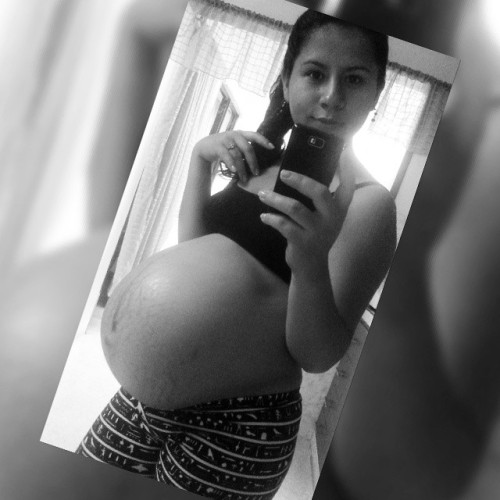 boobzbabezpregz:  This pregnant latina teen got huge