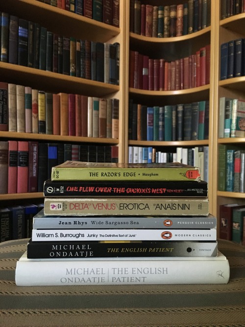 macrolit:Yesterday’s mini book haul