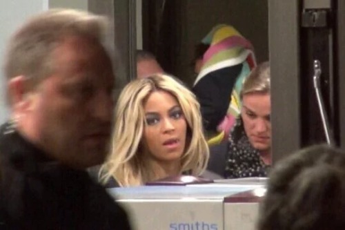 netflixandkoolaid:Beyonce going off on Blue Ivy and then staring at the camera like “the fuck you lo