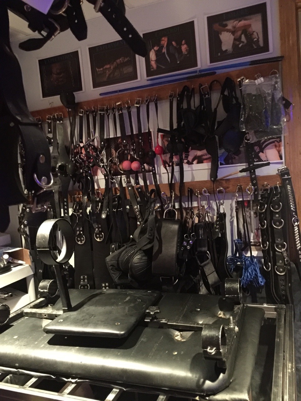 headbutbaby:  garssy:  sarmoti4me:  The new dungeon is ready!!!!!  Hot damn!  I would
