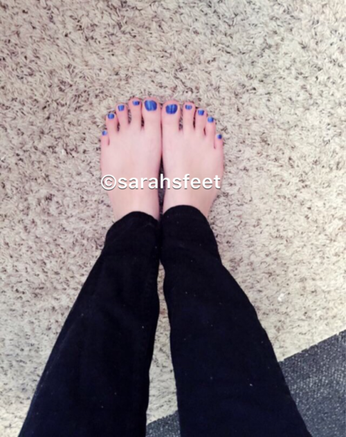 sarahsfeet:  It’s been so chilly recently, I’ve had to pull out my leggings! 🍁 I really love the way my pale feet look in black leggings! What do you all think? ❤  http://www.sarahsfeet.com Click here for my wishlist and to spoil me! 