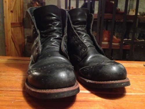 red-wing-shoes-taiwan:  好的皮革只需要簡易的保養，就能記錄鞋主人的故事。 