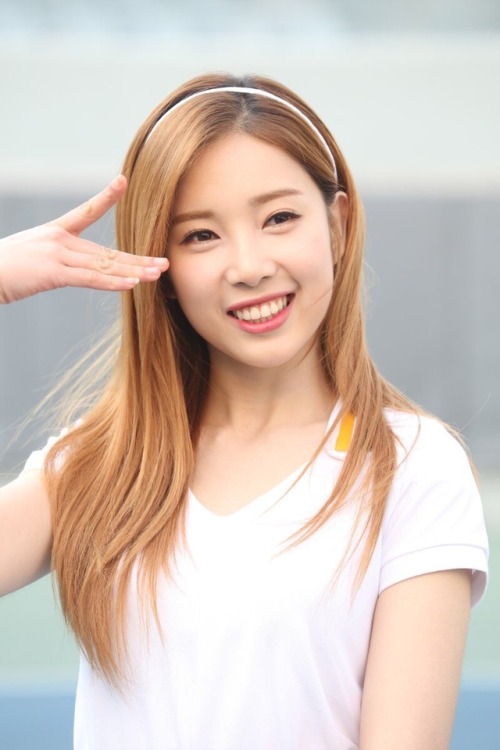 fyeah-april: Behind the Scenes of “Sting” MV Filming