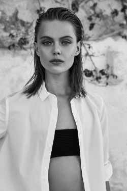 amy-ambrosio:  Frida Gustavsson by Andreas Sjodin for Elle Sweden, July 2015.