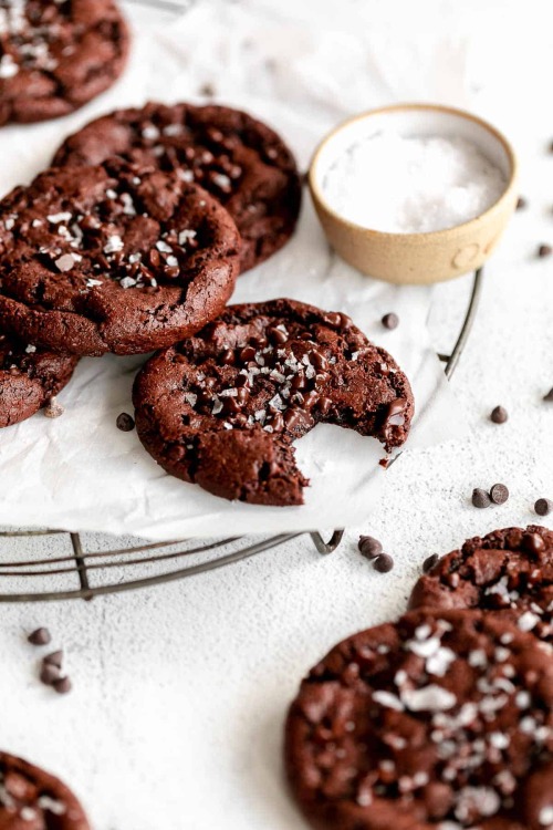everythingwithwasabi:Vegan Double Chocolate Chip Cookie