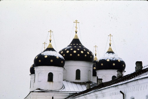 ohsoromanov:   Domes of the Nativity of the Virgin Cathedral at   Suzdal  , 1974. (x) 