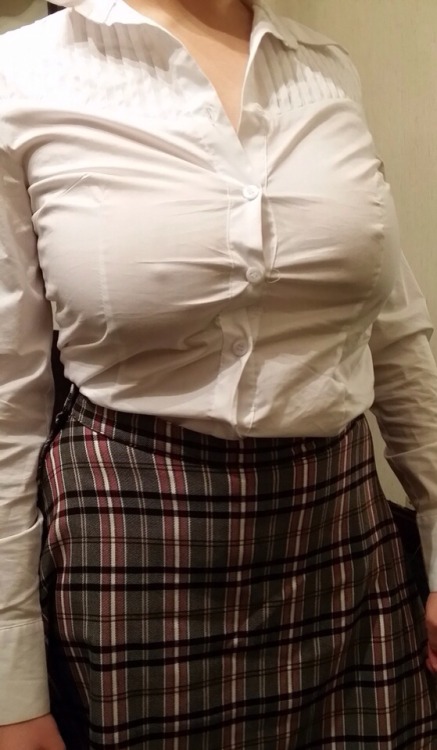 bustylovertits:  Pics submitted by impudentstrumpets.tumblr.com… Thanks !!!  Submit your b⊙⊙bs’ pics: busty.lover.tits@gmail.com   