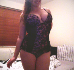 sinsandthings:  I am so glad it’s finally the weekend! To celebrate, here is my favourite lingerie (although someone needs to teach me how to lace these things properly by myself!)