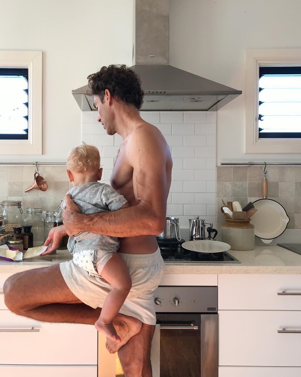 caseychildiswild:  Have love for a dilf