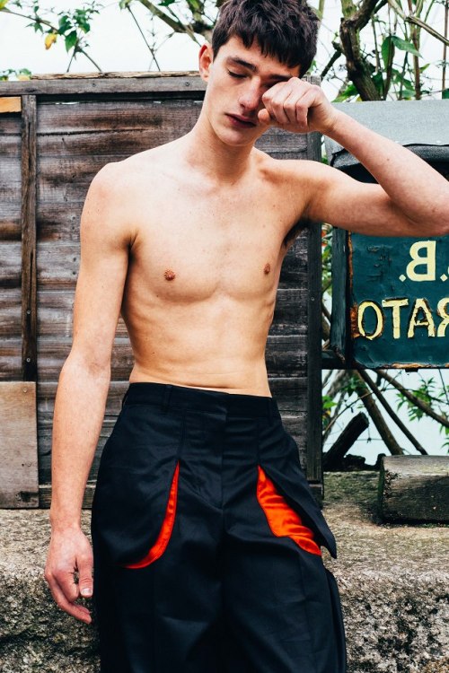 strangeforeignbeauty:  Barnaby Aldridge