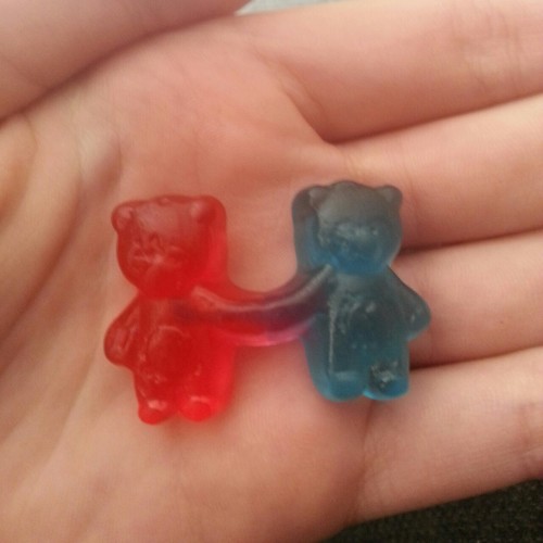 everyonelovesrobots:weeabooegg:i found ruby and sapphire in my haribo sweets