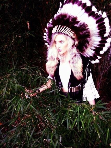 blacknsioux:  jocelyntheuppityzombgras:  jalaynee:  lollipopghosts:  littlemix-news:  The day I decided to be a Native American! #LagunaTribe Perrie <3  what the fuckperrie what the actual fuckwhat the fucki cannot believe you did thiswell actually