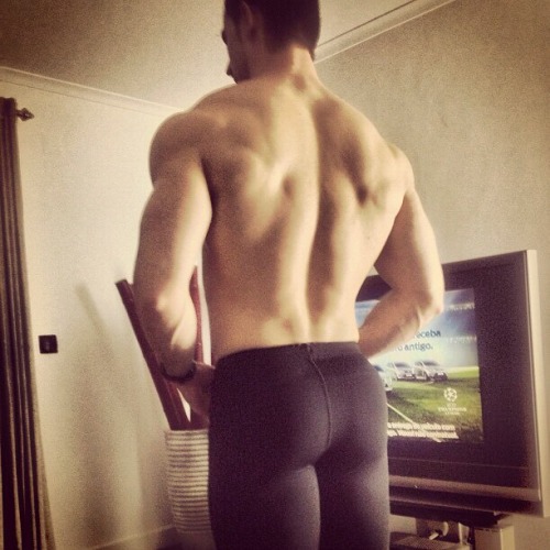 rawlatinjock: THEJOCKSROOM #hunk #hotguy #hotbutt