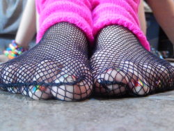 themissarcana:  Pink leg warmers and fishnets