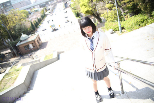 model：ちなつ学年：高校2年出身地：大阪府好きなことば：毎日笑顔将来の夢：モデル■coordinate(スタイリング：制服アワード事務局 小笠原)カーディガン：7,128円スカート：10,584円