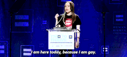 tuttomanonilmionome:   yerundi:  Ellen Page comes out!   piango 