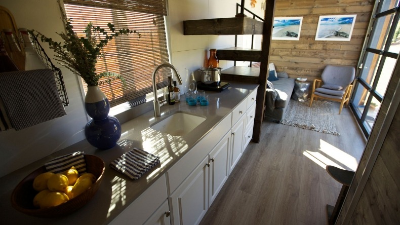 dreamhousetogo: Surf Shack tiny house featured on Tiny House Nation http://www.fyi.tv/shows/tiny-house-nation/articles/surf-shack-chic
