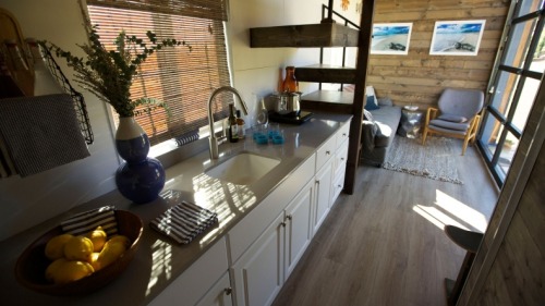 dreamhousetogo: Surf Shack tiny house featured on Tiny House Nation http://www.fyi.tv/shows/tiny-house-nation/articles/surf-shack-chic 