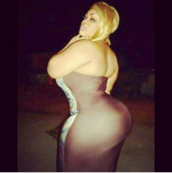 bigbuttsthickhipsnthighs:  Brickhouse