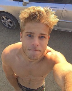 thrillzoone:  Victor Silva