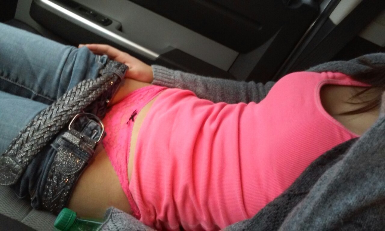 kelsey-kums:  He used the new ohmibod for HOURS as we walked through the mall!! So