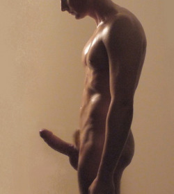 nowthatsabigwhitecock:  now thats a big white cock!http://nowthatsabigwhitecock.tumblr.com/  I want a guy that&rsquo;s hung like this!! Apparently there isn&rsquo;t any here in Phoenix.