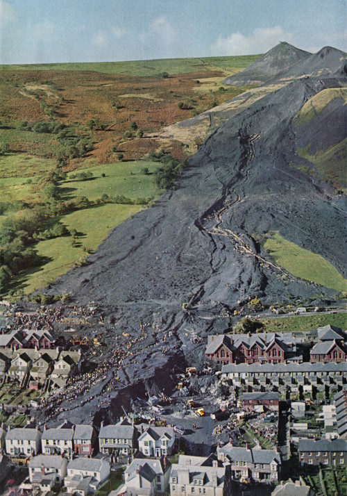 brunhiddensmusings:teashoesandhair:rodzilla-world:historicaltimes:50 years ago the Welsh mining vill