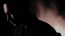 piercethetwentyonetylers:“you can close your eyes if you want. sometimes things are less scary.”