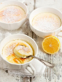 nom-food:  Warm pudding lemon cake