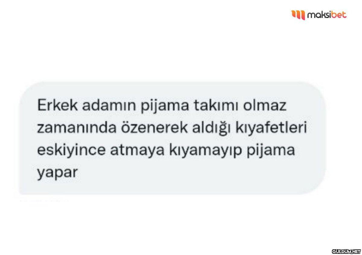 Erkek adamın pijama takımı...