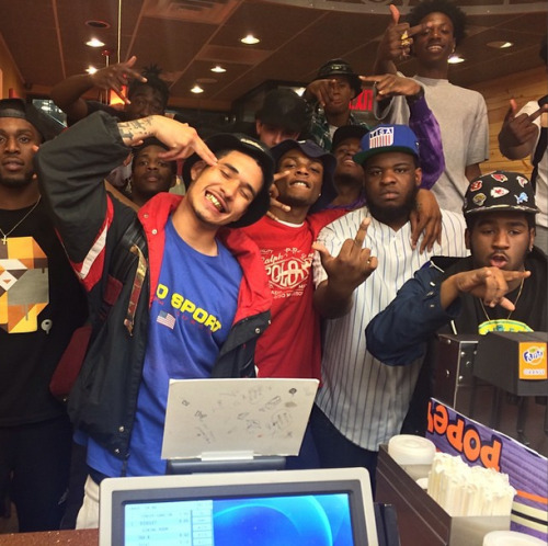 quantumcutie:  ynreforever:  “popeyes has never been this lit” #Y.N.R.E.  retch is tha best, truly