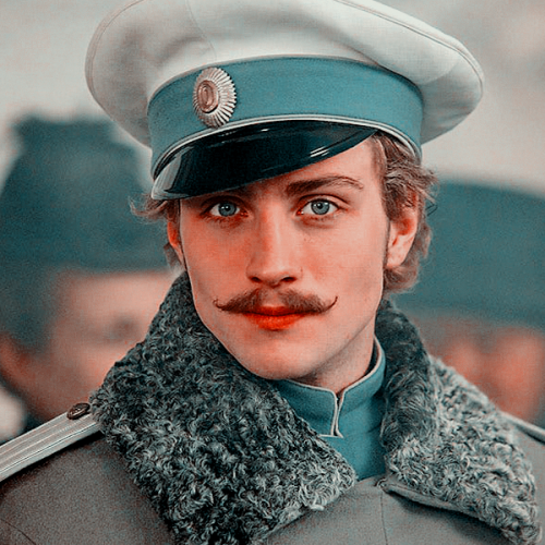  Aaron Taylor Johnson iconsミ ✿ »  (©)  like if you save / like se salvar algo. 