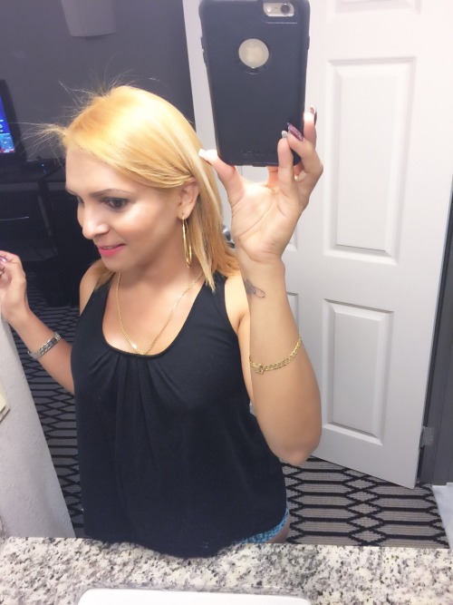 bashfull007: katyhot0601: Im Katy and I would like a sugar daddy who say. Me? Babe