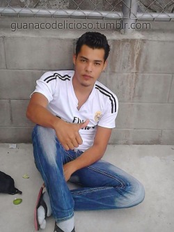 guanacodelicioso:  Alexander lindo futbolista de San Jacinto departamento de San Salvador 👅😻👅✓Aporte de una fans👍➲REBLOGUEA 👈