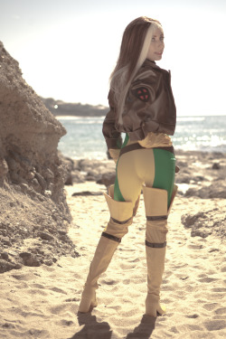 ratemycosplaynet:   @SteffyQuinn as that sassy southern bell that every body loves. The #Xmen’s Rogue. #cosplay http://mistress-quinzel.deviantart.com/ Need links to our Social Media sites? Check out http://www.ratemycosplay.net Sharing the cosplay