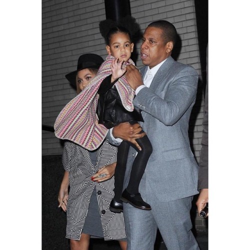 Papa Jay &amp; cutie Blue Ivy at the Annie Premiere in NYC (Dec. 7). #Beyonce #JayZ #BlueIvy #Th